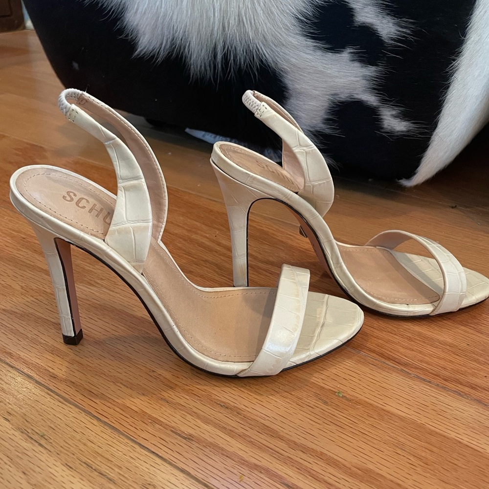 Schutz Luriane Heel in Eggshell Crocodile Leather Size 5.5